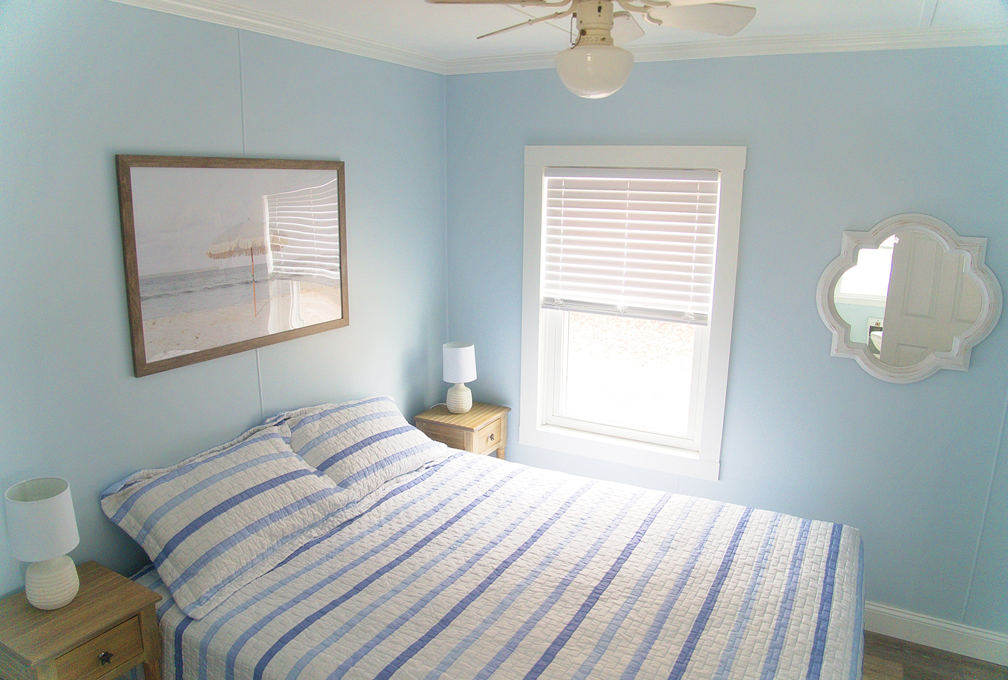 Bedroom with Queen